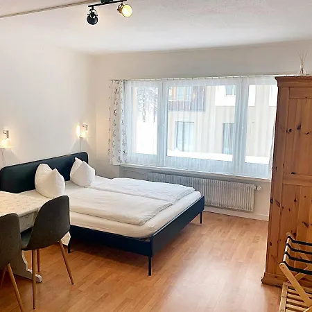 A212 - Gemuetlich-zentral, 30m2, Mit Parkplatz * 圣莫里茨