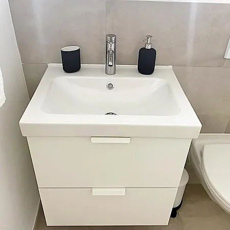 Gemuetlich-zentral, 30m2, Mit Parkplatz - A212 Apartment