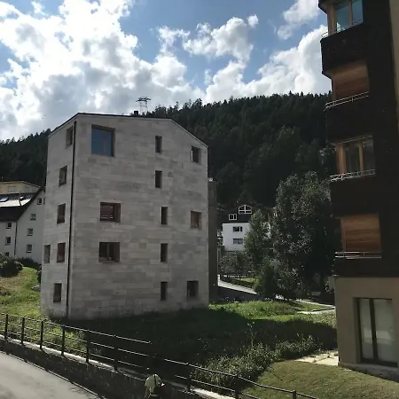 A212 - Gemuetlich-zentral, 30m2, Mit Parkplatz * 圣莫里茨