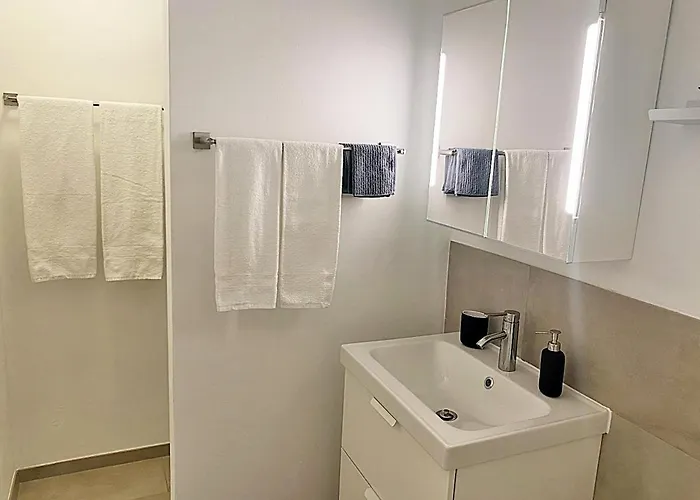 Gemütlich-zentral, 30m2, Mit Parkplatz - A212 *